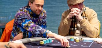 Levelling poker